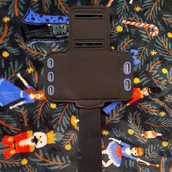 TRIBE BLACK PHONE HOLDER ACCESSORY FOR WORKOUT RUNNING ARMBAND - Picture 3 of 3